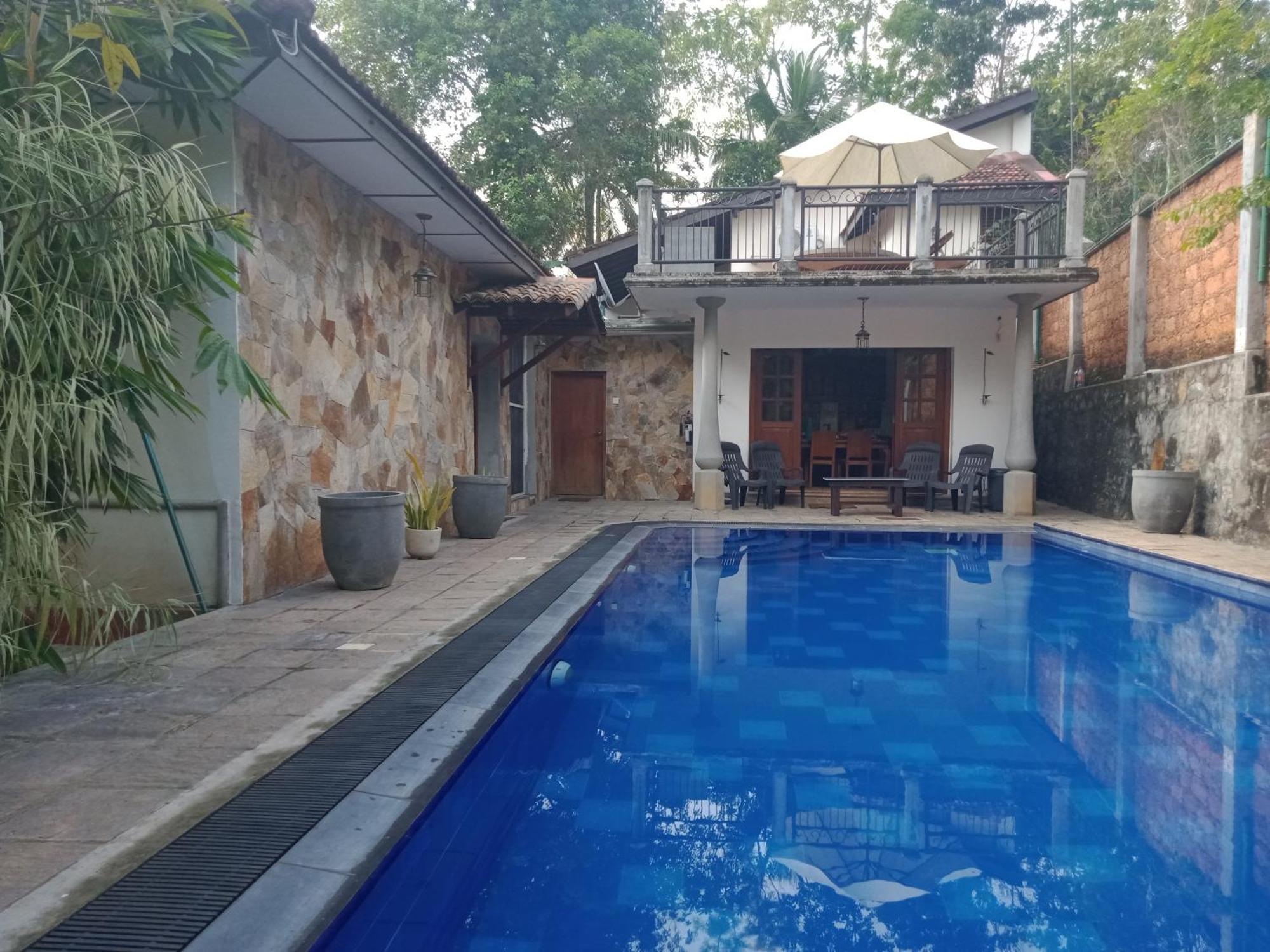 Siriniwasa Luxury Villa With Private Pool Induruwa Bagian luar foto
